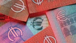 هل تستغل أوروبا الفرصة لتعزيز اليورو وإزاحة الدولار عن عرشه؟