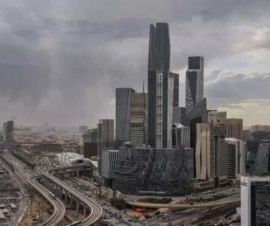 السعودية تطورات المنطقة لن توقف المشروعات التنموية الكبرى