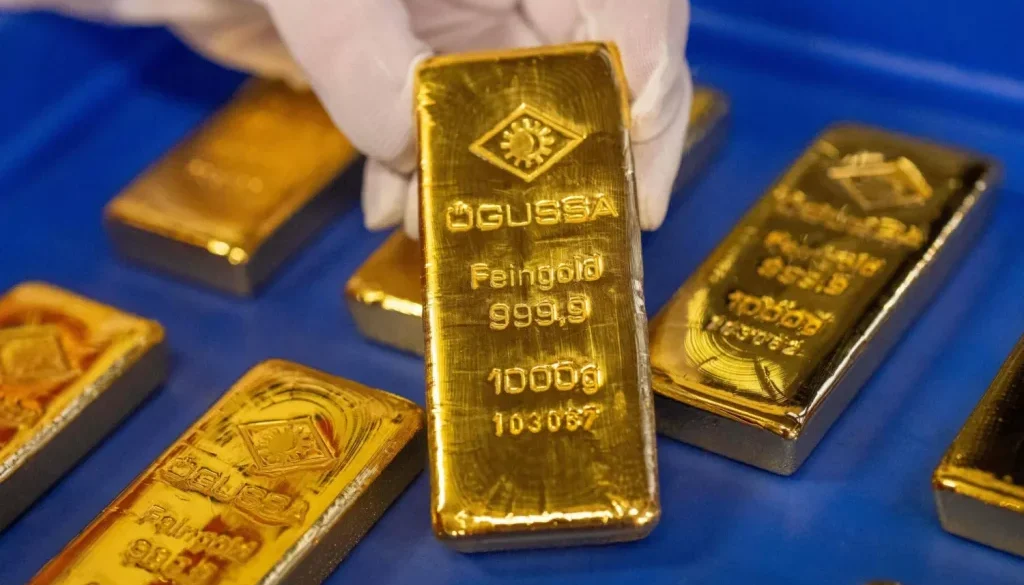 الذهب يرتفع مع انحسار صعود النفط بفعل آمال الدبلوماسية بين واشنطن وطهران