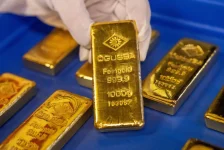 الذهب يرتفع مع انحسار صعود النفط بفعل آمال الدبلوماسية بين واشنطن وطهران