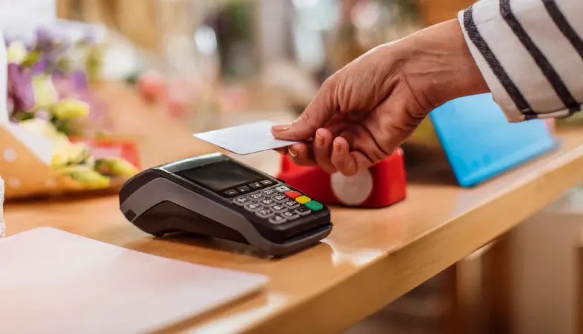 حتى 10 آلاف دولار.. بنوك مصرية توسع حدود استخدام بطاقات الائتمان في الخارج