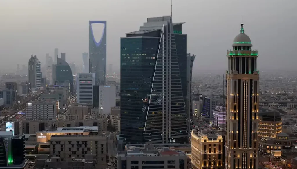 «ستاندرد آند بورز» متانة اقتصادات الخليج تدعم التعافي رغم استمرار الضبابية الجيوسياسية