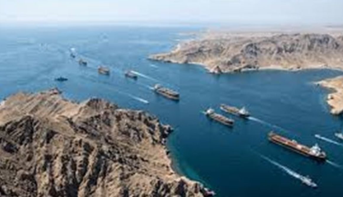 قطاع الشحن العالمي يبقي مضيق هرمز منطقة حرب رغم الهدنة بين واشنطن وطهران