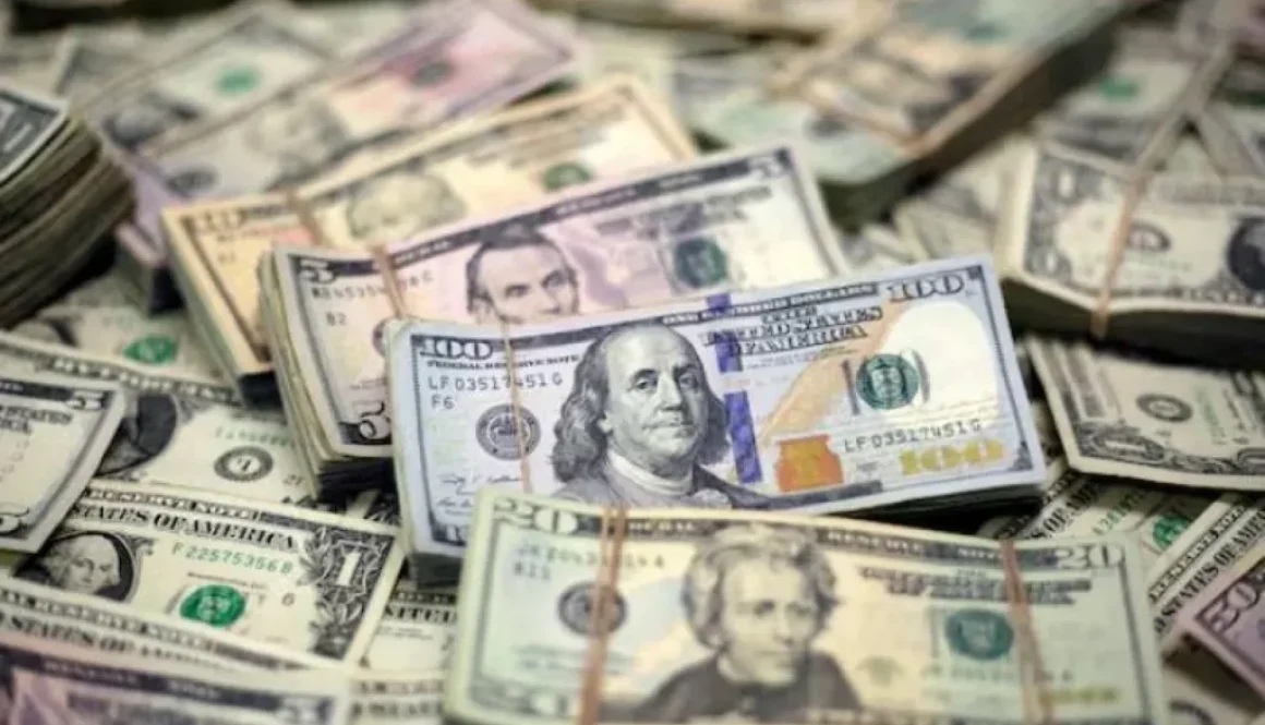 استقرار الدولار مع ترقُّب بيانات التضخم الأميركية وتراجع رهانات رفع الفائدة