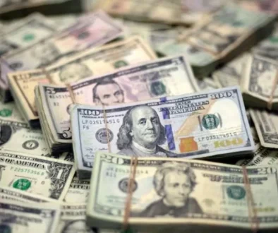 استقرار الدولار مع ترقُّب بيانات التضخم الأميركية وتراجع رهانات رفع الفائدة