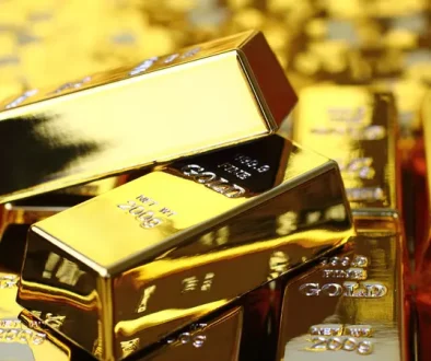 الذهب قرب ذروة 10 أسابيع مع ترقب بيانات تضخم أميركية