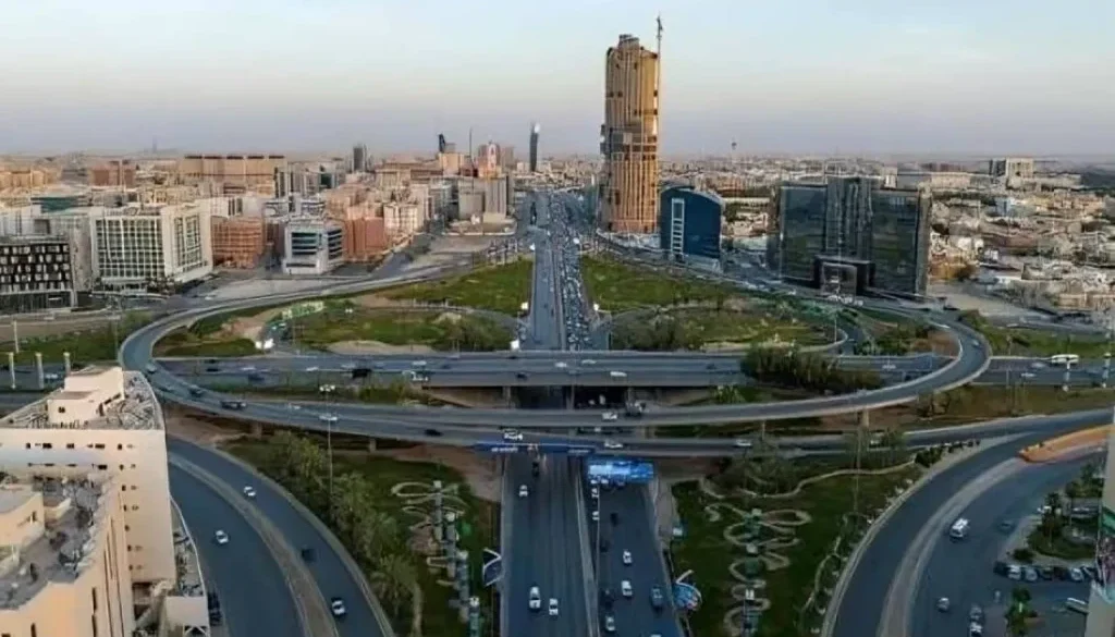 القطاع الخاص السعودي يواصل النمو في يوليو بدعم الطلب المحلي