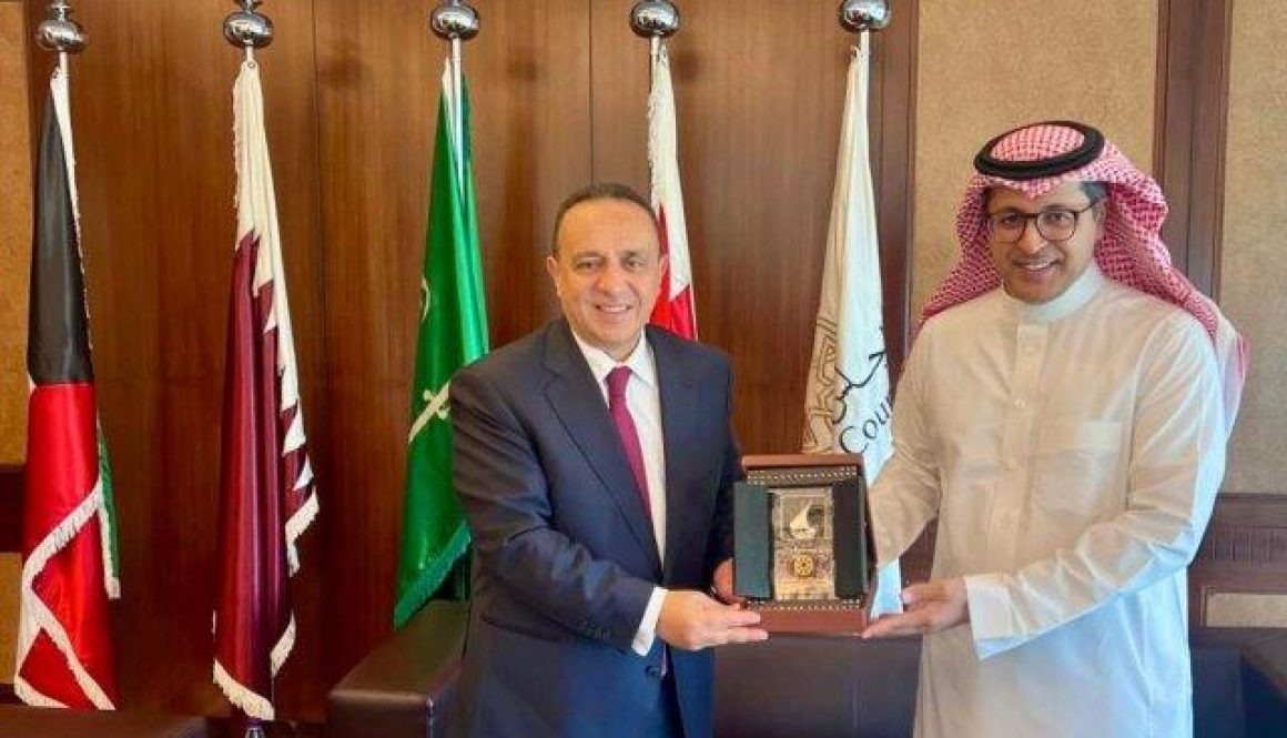 تسلم د. وسام درع الشرف من الرئيس التنفيذي