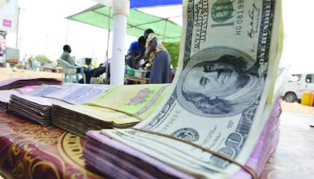 اقتصاد الحرب يدفع الجنيه السوداني إلى الهاوية