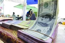 اقتصاد الحرب يدفع الجنيه السوداني إلى الهاوية