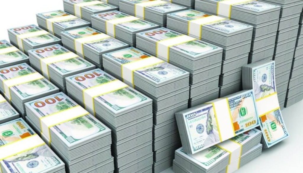 الإمارات تكسب رهان الثقة.. والودائع الدولارية تقفز 20
