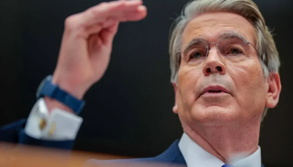 بيسنت قوة الدولار لا تُقاس بسعره فقط بل بثقة العالم في الاقتصاد الأميركي