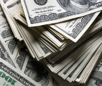 دولارات ترفضها البنوك وشركات الصرافة في مصر.. ما الأسباب؟