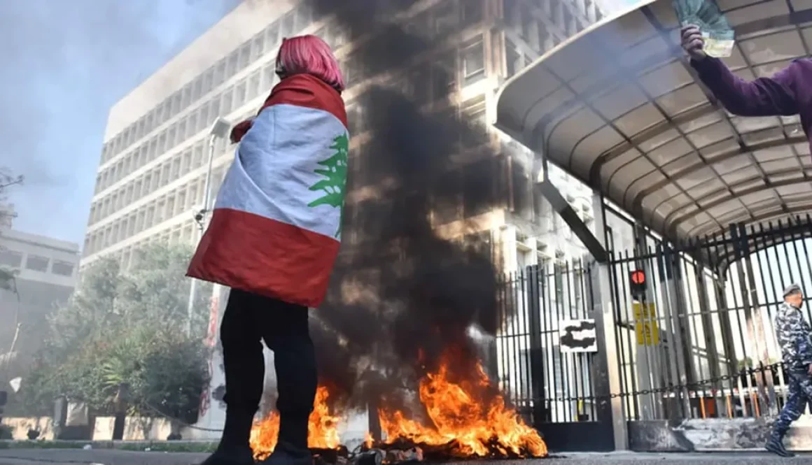 لبنان - فجوة التمويل تهدّد الـ100 ألف دولار... فهل تتعثر إعادة الودائع؟