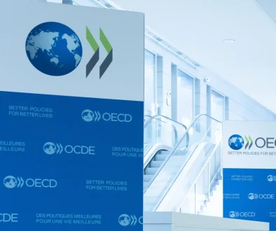 منظمة التعاون الاقتصادي والتنمية ترفع توقعاتها لنمو الاقتصاد العالمي لـ2026.. وتخفضها لـ2027