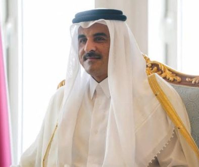 أمير قطر يقول الحرب خفّضت إيرادات الدولة 42%
