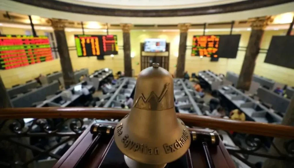 بورصة مصر تهوي 4 %... وتراجع قياسي للجنيه