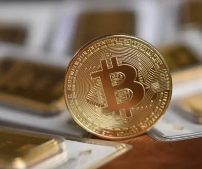 بيتكوين تتجاوز 85 ألف دولار وسط مكاسب العملات المشفرة