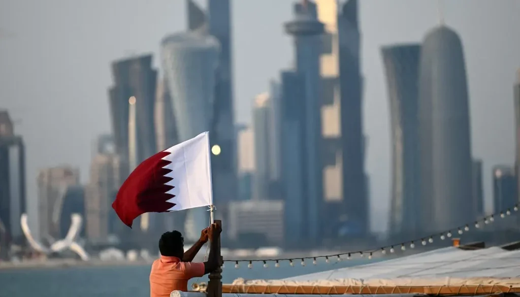 قطر.. من يدفع الفاتورة؟