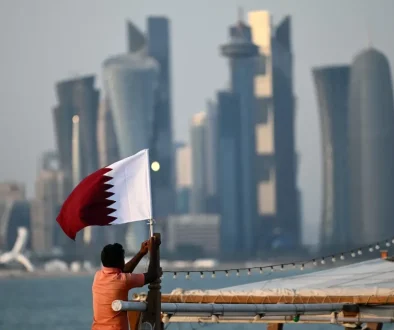 قطر.. من يدفع الفاتورة؟