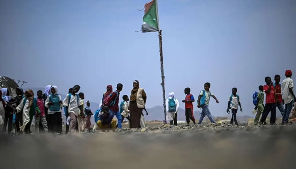 من 600 إلى 10 آلاف جنيه للدولار... كيف أعادت الحرب رسم اقتصاد السودان؟